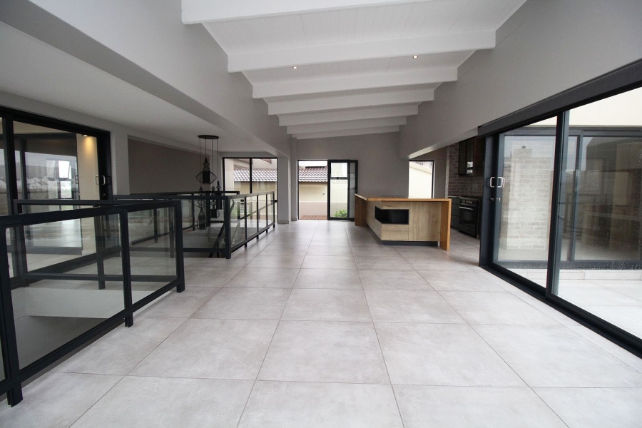 3 Bedroom Property for Sale in Calypso Beach Western Cape
